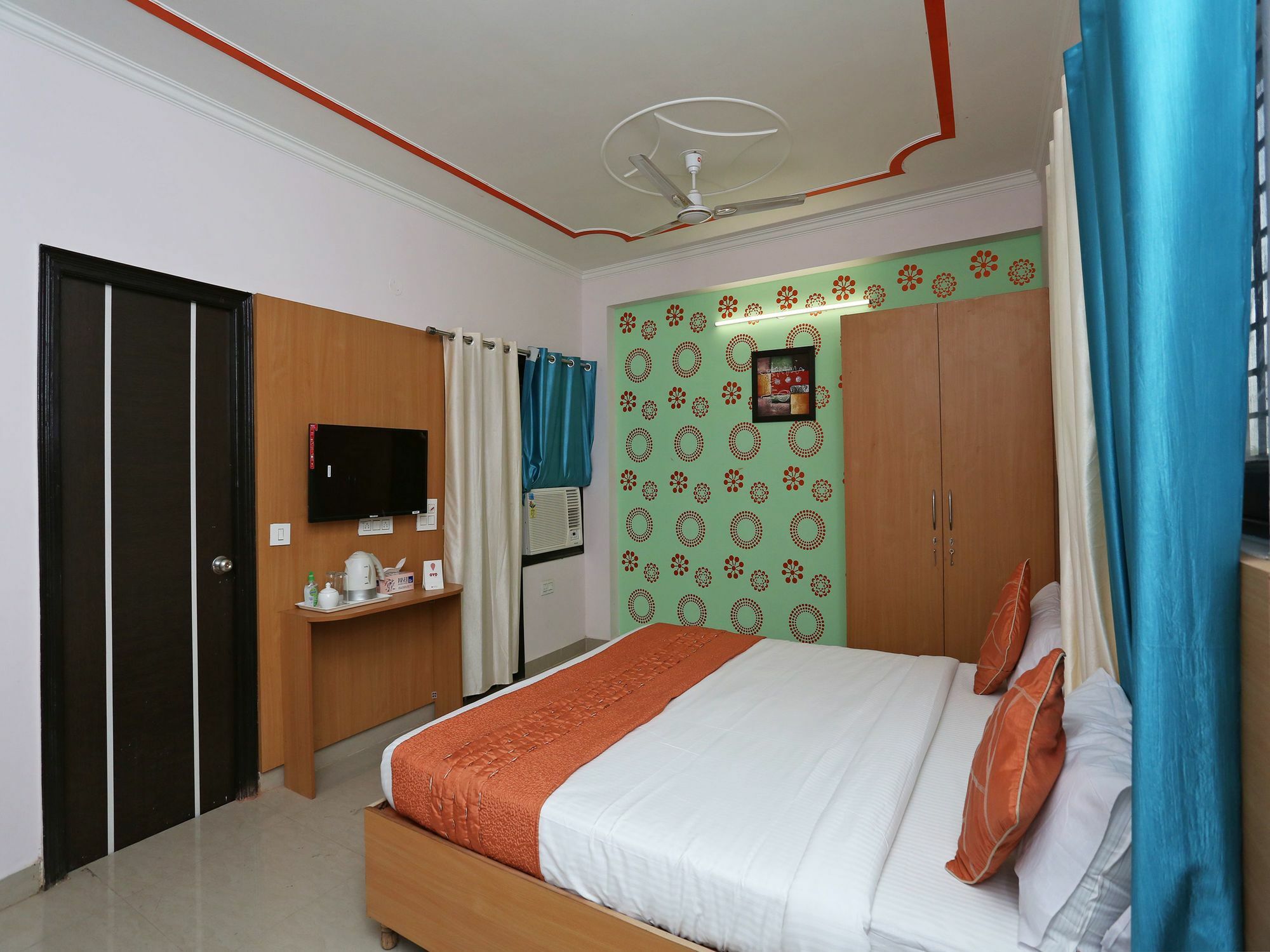 Oyo 14098 R R Homes Gurgaon Dış mekan fotoğraf