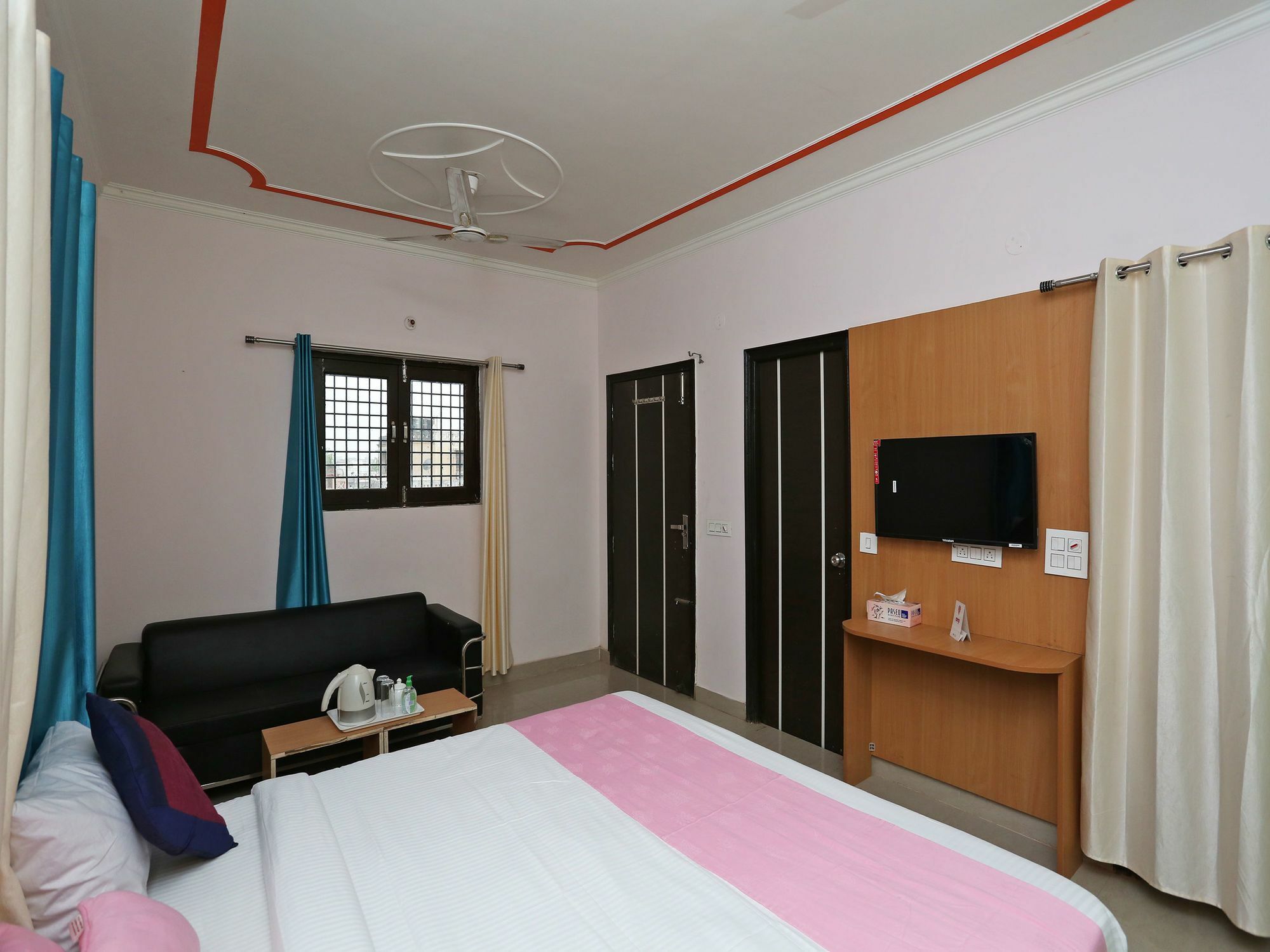 Oyo 14098 R R Homes Gurgaon Dış mekan fotoğraf